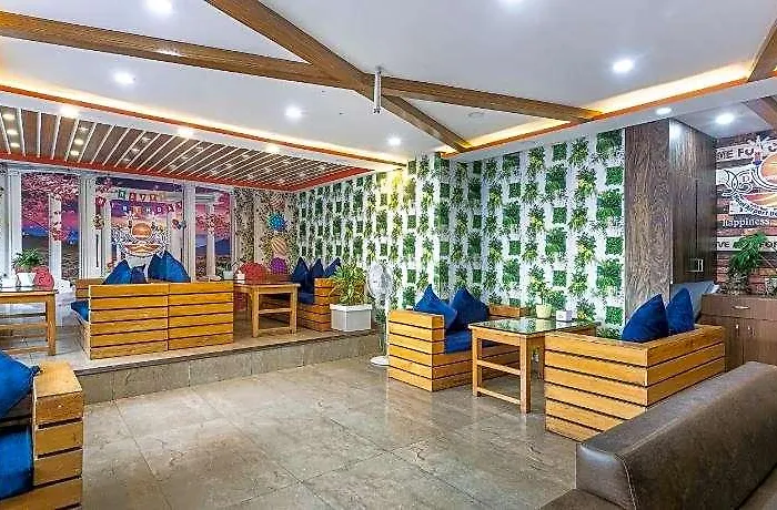 Airport Deepshree Hotel 3*