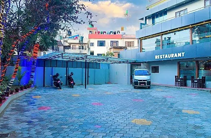 Airport Deepshree 3*